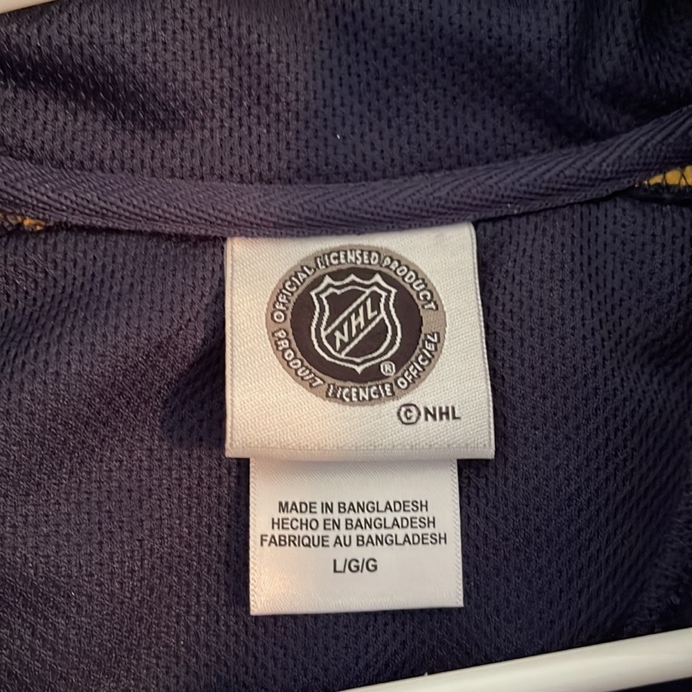 Nashville Predators Pullover - Picture 4 of 4